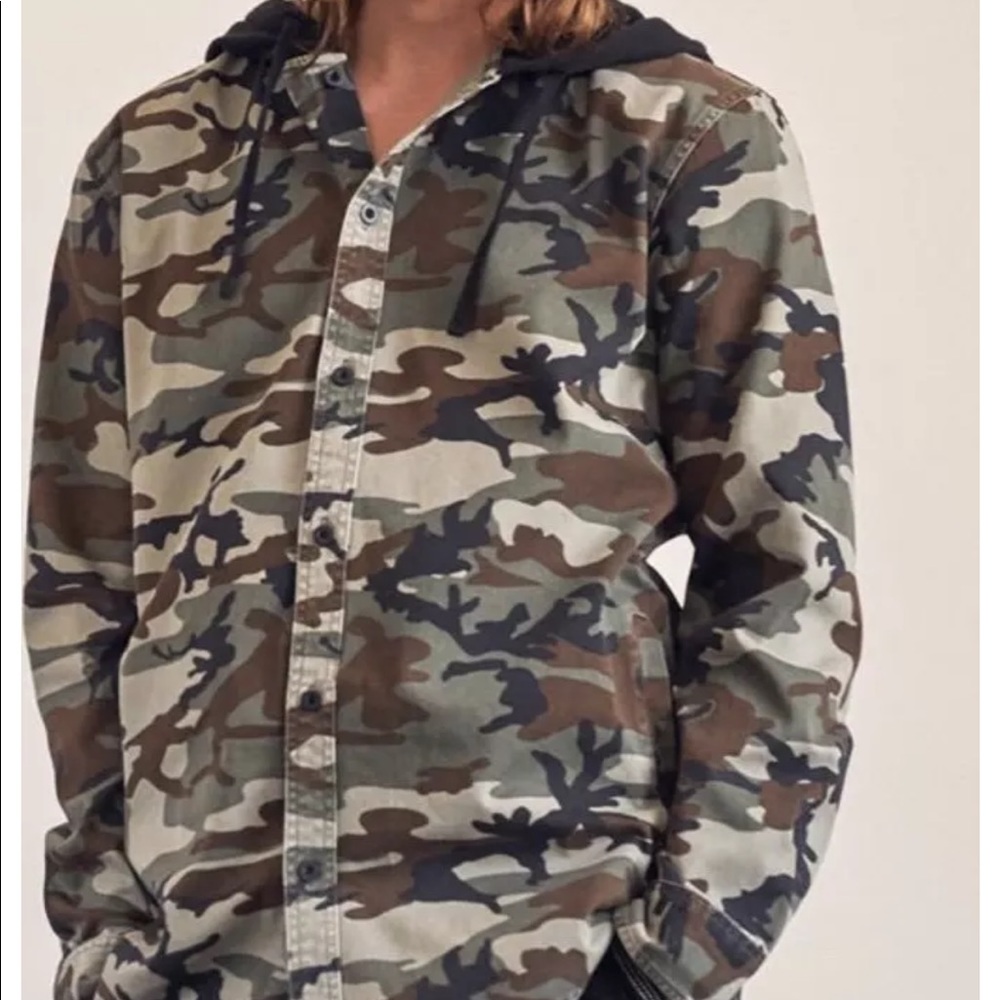 Pacsun Camo Hooded long sleeve button up shirt - Picture 4 of 7